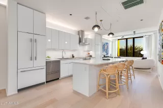 Photo #2: 6944707 Listing 