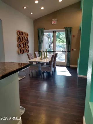 Photo #5: 6944963 Listing