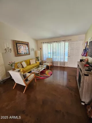 Photo #6: 6944980 Listing