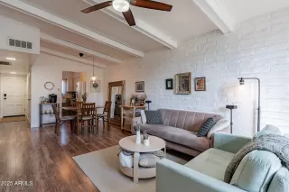 Photo #5: 6945039 Listing