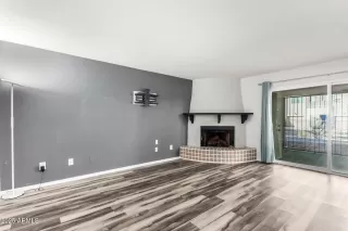 Photo #5: 6945049 Listing