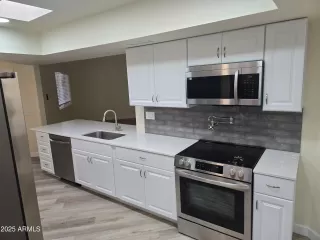 Photo #3: 6945098 Listing 