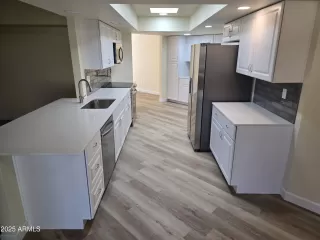 Photo #5: 6945098 Listing 