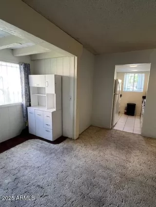 Photo #2: 6945133 Listing 