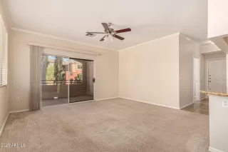 Photo #5: 6945189 Listing