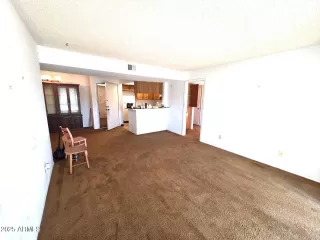 Photo #5: 6945256 Listing 