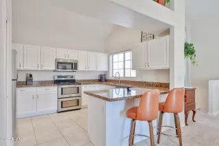 Photo #2: 6945404 Listing 