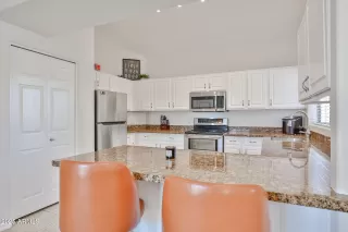 Photo #3: 6945404 Listing 