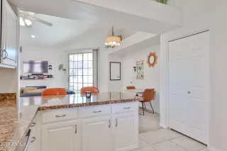 Photo #5: 6945404 Listing 