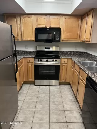 Photo #4: 6945408 Listing 