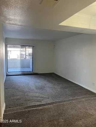 Photo #5: 6945408 Listing 