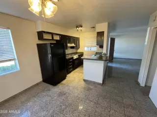 Photo #5: 6945616 Listing