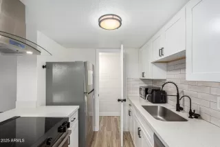 Photo #5: 6945683 Listing 