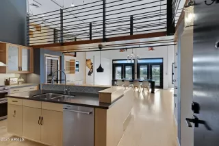 Photo #1: 6945705 Listing 