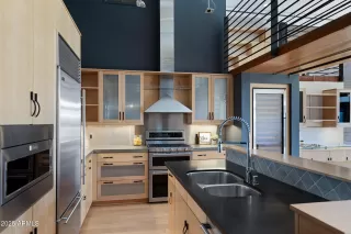 Photo #3: 6945705 Listing 