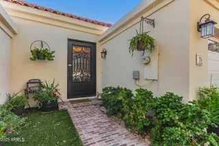 Photo #1: 6945706 Listing 