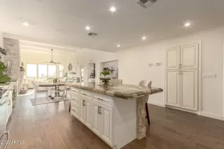 Photo #6: 6945706 Listing 