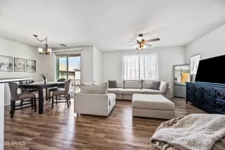 Photo #4: 6945738 Listing 