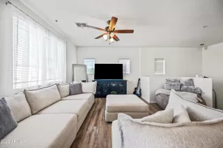 Photo #6: 6945738 Listing 