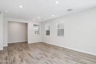 Photo #2: 6945847 Listing 