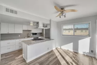 Photo #5: 6945995 Listing 