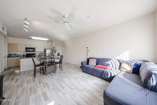 Photo #5: 6946059 Listing 