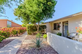 Photo #2: 6946129 Listing 