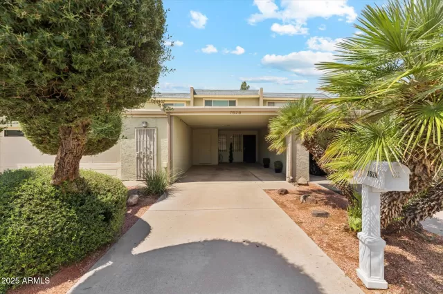 MLS: 6946209 Condo For Sale