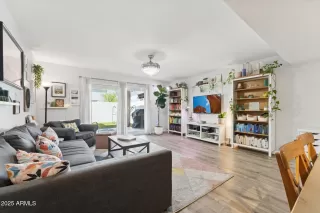 Photo #4: 6946209 Listing