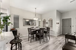 Photo #3: 6946265 Listing