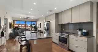 Photo #1: 6946284 Listing