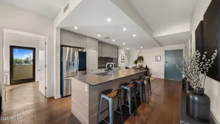 Photo #5: 6946284 Listing