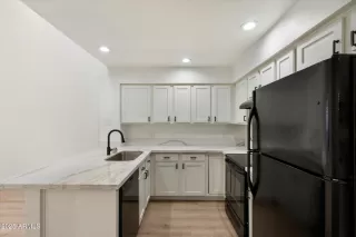 Photo #4: 6946300 Listing