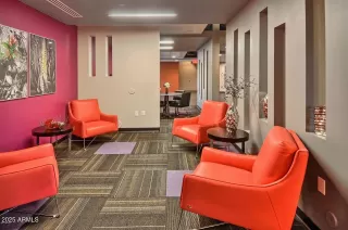 Photo #3: 6946303 Listing