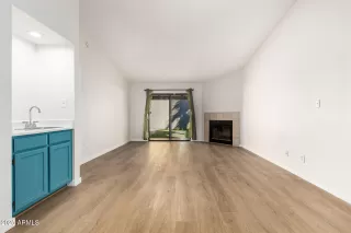 Photo #6: 6946347 Listing