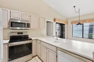 Photo #6: 6946362 Listing