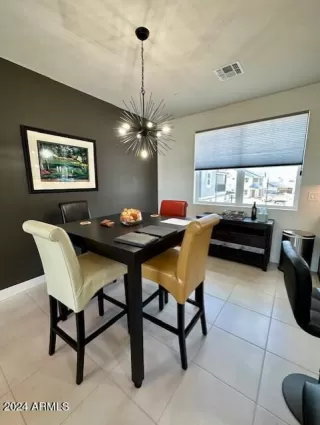 Photo #4: 6946373 Listing