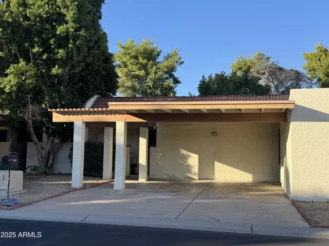 MLS: 6946411 Condo For Sale