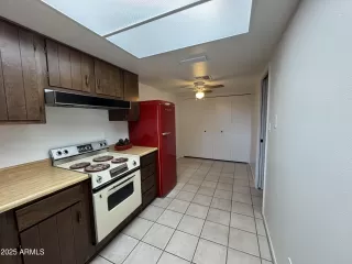 Photo #5: 6946411 Listing 