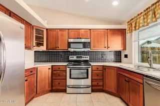 Photo #2: 6946442 Listing 