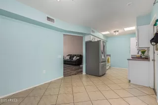 Photo #6: 6946683 Listing 