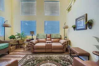 Photo #2: 6946712 Listing 