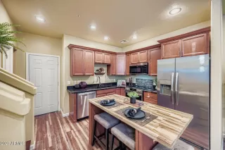 Photo #6: 6946712 Listing 