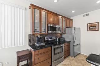 Photo #2: 6946743 Listing 