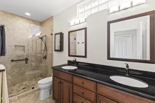 Photo #5: 6946743 Listing 