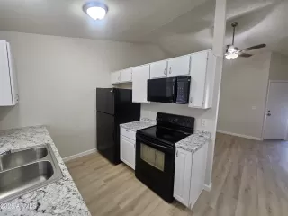 Photo #5: 6946782 Listing