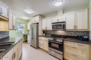 Photo #6: 6946972 Listing