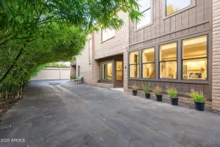 Photo #5: 6947110 Listing