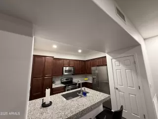 Photo #1: 6947132 Listing