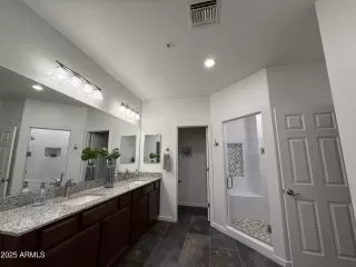 Photo #3: 6947132 Listing